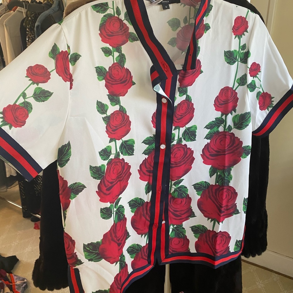 PRINTED SHORT SLEEVE BUTTON DOWN SIZE SMALL